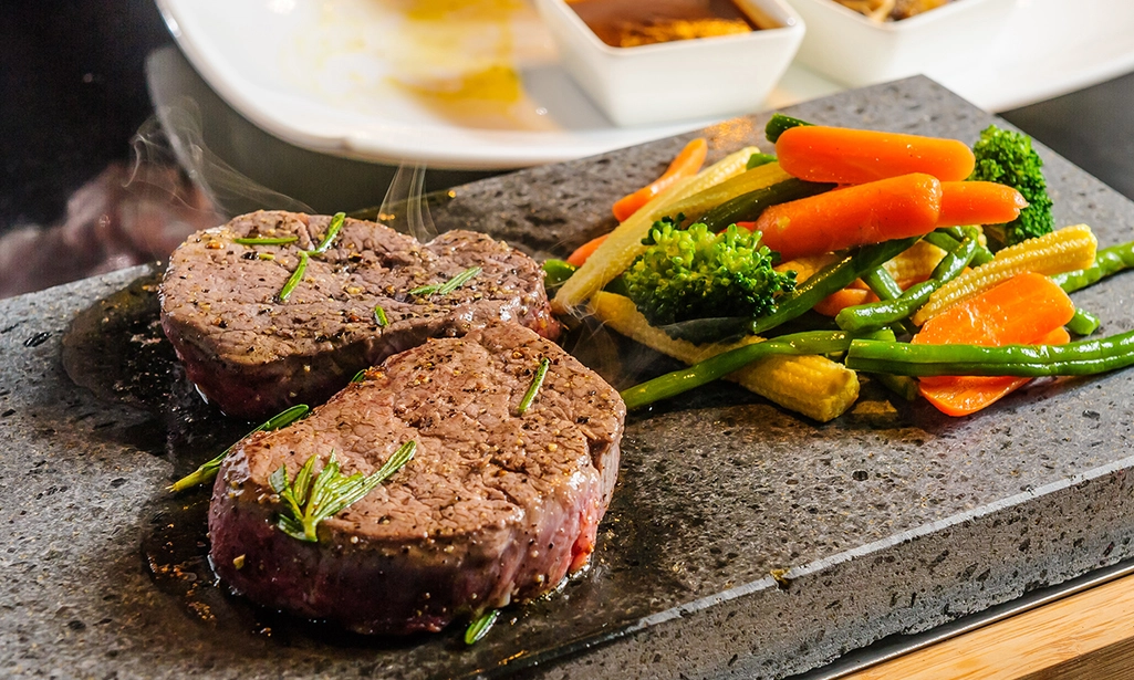 2 uur steengrillen à volonté + dessert bij Florya